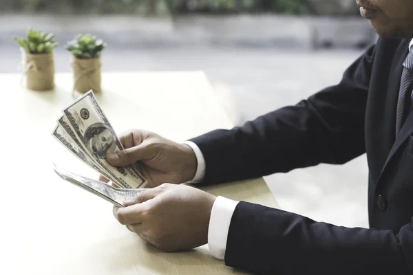 Hombre Negocios Feliz Exitoso Sosteniendo Billetes Dinero Dólares Estadounidenses Mano — Foto de Stock