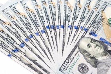 Yüz dolarlık banknot para arka plan olarak yığını. Yeni banknotlar mali kavramında yaymak.