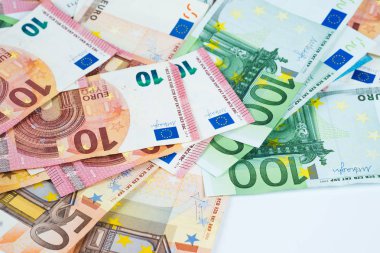 Birkaç euro banknot yığını. Euro para arka plan. Euro para birimi Euro'dur.