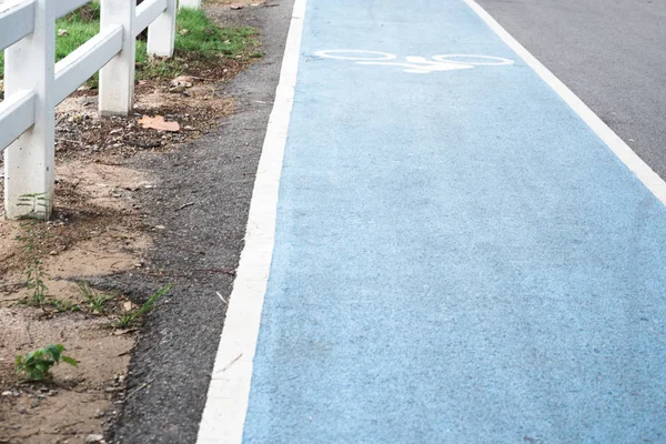 Witte Fiets Teken Pictogram Blauwe Fietspad Met Witte Hek Aan — Stockfoto