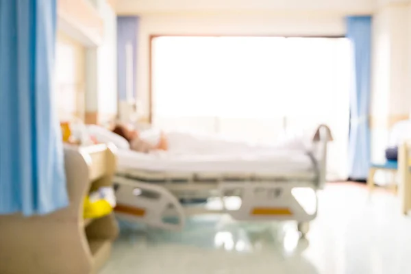 Θολή Ασθενή Ξαπλωμένο Στο Κρεβάτι Στο Δωμάτιο Του Νοσοκομείου Φως — Φωτογραφία Αρχείου