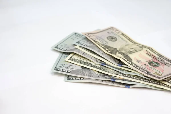 Montón Varios Billetes Dinero Dólares Estadounidenses Repartidos Fondo Blanco Utilizado — Foto de Stock
