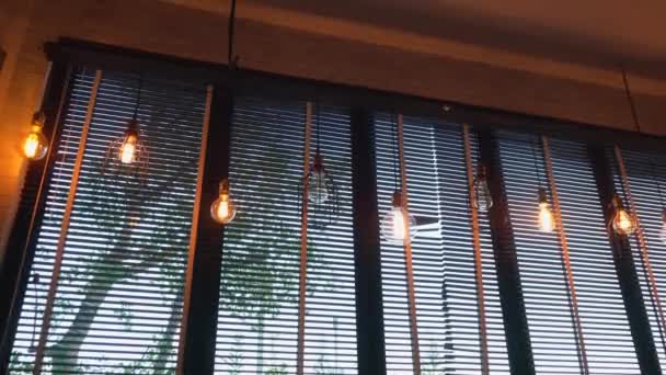 Ozdobny Antyczne Edison Stylu Żarnik Żarówki Wiszące Suficie Café Bistro — Wideo stockowe
