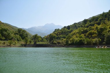 Khustup Ermenistan'ın güney Syunik eyaletinde bulunan bir dağdır.