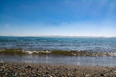 Gölün sessiz dalgaları Sevan