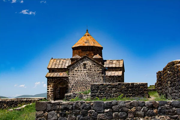 Sevanavank Anda Iki Kiliseyi Kapsayan Bir Bina Kompleksi — Stok fotoğraf