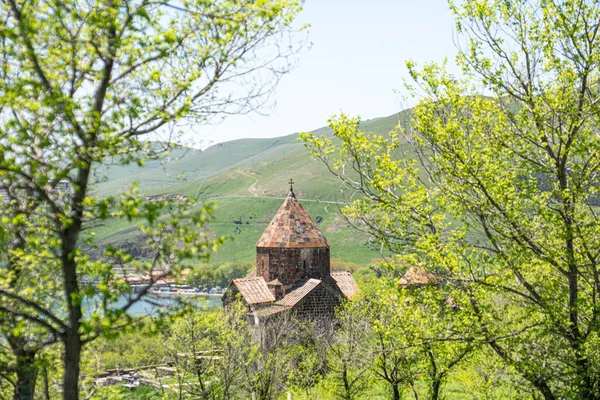 Sevanavank修道院位于亚美尼亚的塞万半岛上 — 图库照片