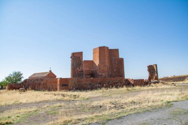 Ermenistan 'da Ortaçağ Kalesi
