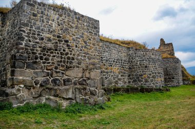 Ortaçağ kalesinin duvarı.