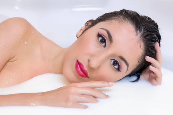 목욕에 여자의 — 스톡 사진