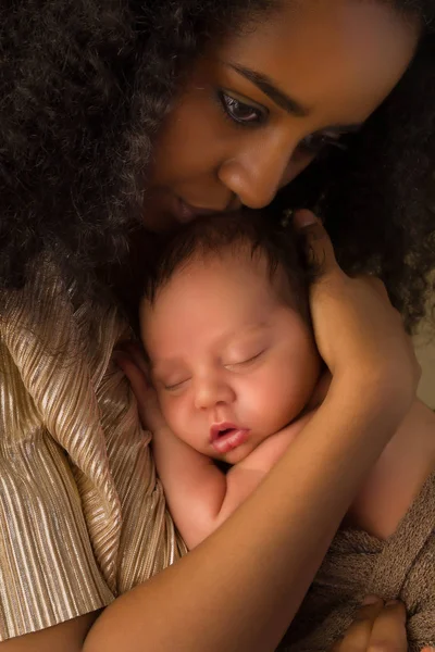 Fechar de bebê Africano adormecido — Fotografia de Stock
