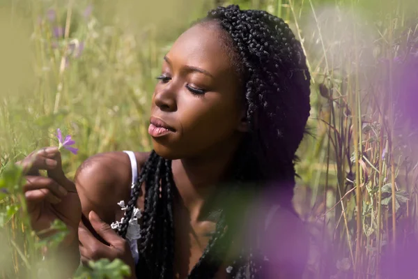 Young black woman closeup — Stock Photo, Image