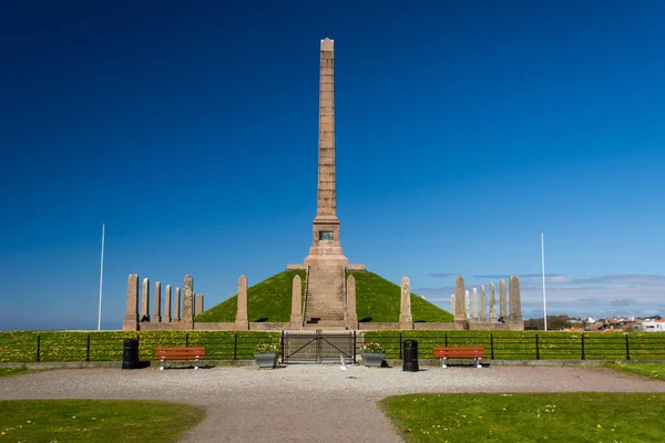 Haraldshaugen, Norveç, Mayıs 2015: Viking Obelisk Anıtı