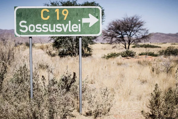 C19 'dan Sossusvlei' ye giden yol işareti.