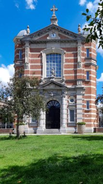 Antwerp, Belçika, Temmuz 2020: Groen Kwartier 'deki Askeri Hastanenin eski şapeli