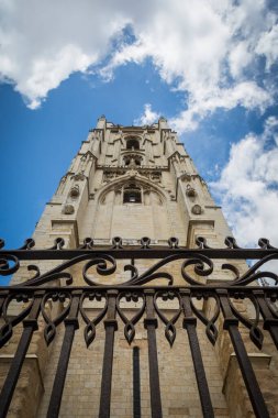 Leon, İspanya, Mayıs 2018: Ayrıntılar ve Leon Katedrali Kulesi, İspanya