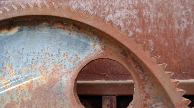 Soyut paslı demir amaç