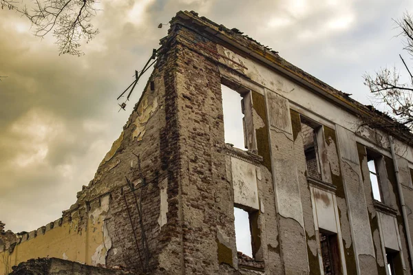 100 yıllık ambar hala Bulgaristan kültür mirasının parçası ölü tütün şehrin bir parçası. Şehir Plovdiv, hangi içinde 2019 Avrupa kültür başkenti oldu.