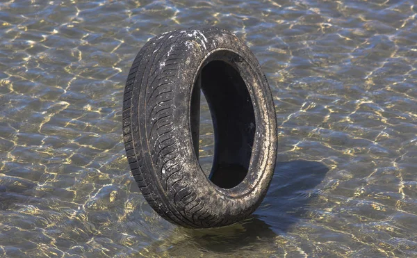Car Tire Clear Waters River Drina Struga Northern Macedonia — Stock Photo, Image