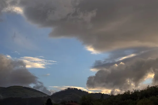 Paysage Nuageux Sur Montagne Village Slokoshtitsa Bulgarie — Photo