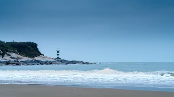 Nuvole Prima Della Tempesta Faro Sulla Barriera Corallina Dell Isola Video Stock