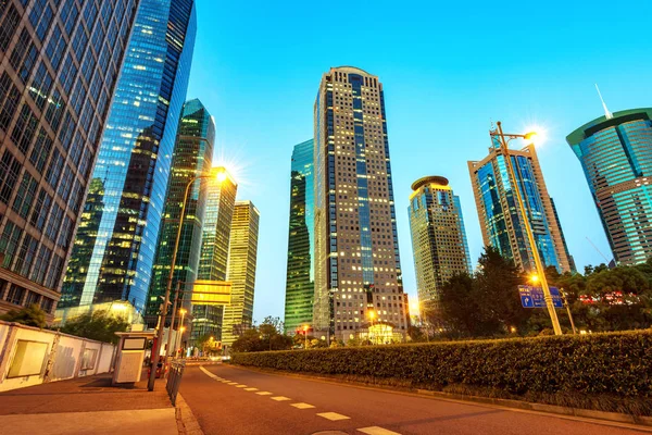 Vista Notturna Dei Grattacieli Nella Grande Città Shanghai Cina — Foto Stock