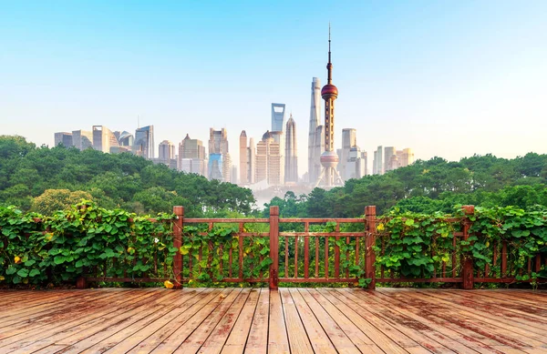 Nowoczesna Architektura Drewniane Podłogi Finansowej Dzielnicy Pudong Shanghai Chiny — Zdjęcie stockowe