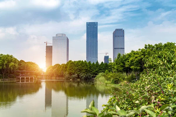 China Wuxi Cityscape Arranha Céus Junto Lago — Fotografia de Stock