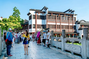 Nanjing, Çin - 11 Haziran 2018: Nanjing Konfüçyüs Tapınağı Gongyuan Street Qinhuai nehir Qinhuai bölgesinde, Nanjing kuzey kıyısında yer alır. Bu Çin antik kültür merkezidir.