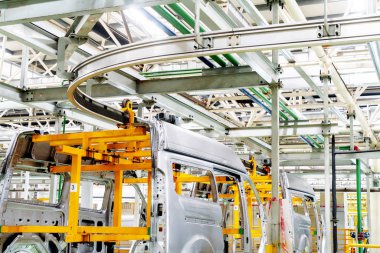 Jiangxi Çin-Ağustos 31, 2017, otomobil montaj hattı üzerinde organlarının konveyör araba Fabrikası'nda devam. Modern üretim.