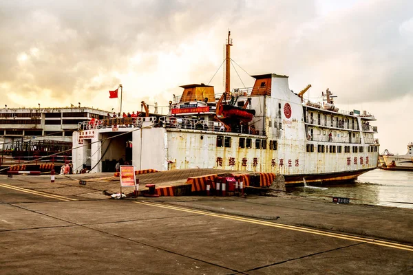 Haikou Chine Avril 2018 Quai Navire Passagers Les Passagers Attendent — Photo