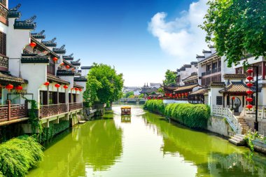 Nanjing Konfüçyüs Tapınağı manzara bölgesi ve Qinhuai Nehri. İnsanlar ziyarete geliyor. Nanjing City, Jiangsu Eyaleti, Çin 'de..