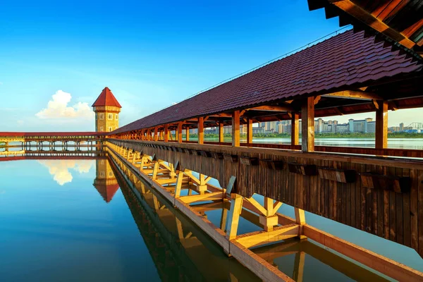 European Style Covered Bridge Situated River Cityscape Nanchang China — Stock Photo, Image