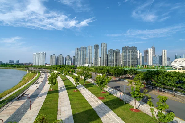 Edifício Arranha Céus Beira Rio Nanjing China — Fotografia de Stock