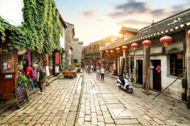 Zhenjiang - Çin - 15 Haziran, 2018: Xijindu antik sokağım en korunmuş, konsantre ve sağlam alan Zhenjiang kültürel kalıntıları ile.