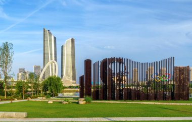 Çin, Jiangsu, Nanjing 13 Haziran 2018: Nanjing göz yaya köprüsü Hexi New City, Nanjing Gençlik Olimpiyat Spor Parkı içinde yer alan.