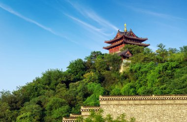 Yuntai Pavilion Xijindu, Zhenjiang, Çin tarihi kalıntı içinde yer alır.