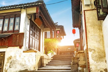 Zhouzhuang, Çin Suzhou alan bir ünlü su yeridir. Yangtze Nehri güneyinde birçok antik kentler vardır.