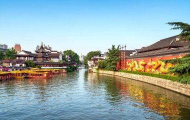 Nanjing, Çin - 11 Haziran 2018: Nanjing Konfüçyüs Tapınağı Gongyuan Street Qinhuai nehir Qinhuai bölgesinde, Nanjing kuzey kıyısında yer alır. Bu Çin antik kültür merkezidir.
