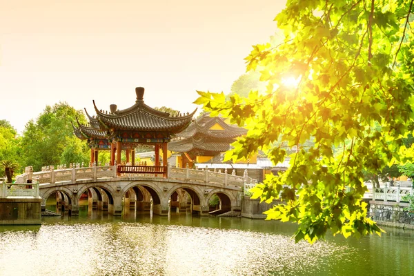 Traditionelle Klassische Chinesische Architektur See — Stockfoto