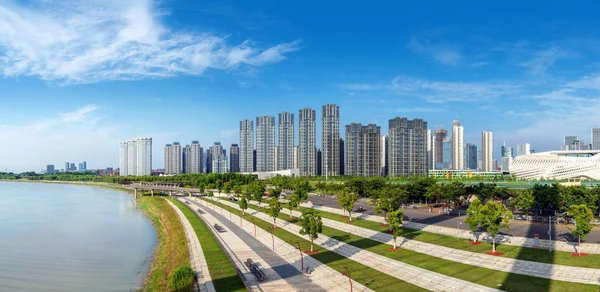 Edificio Gran Altura Orillas Del Río Nanjing China — Foto de Stock