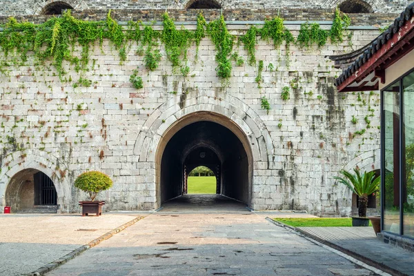 Traditional Gate Nanjing Zhonghuamen One Landmark Buildings Nanjing China — Stock Photo, Image