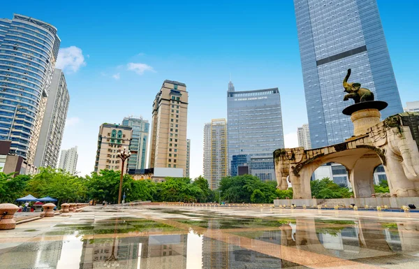 Modern Stad Med Höga Byggnader Och Torg Nanning Kina Royaltyfria Stockbilder