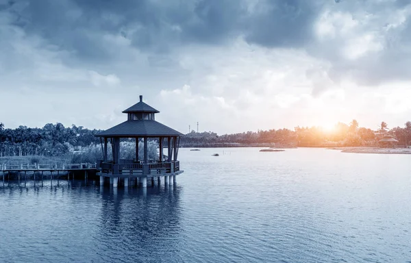 Meer Und Himmel Bewölkt — Stockfoto