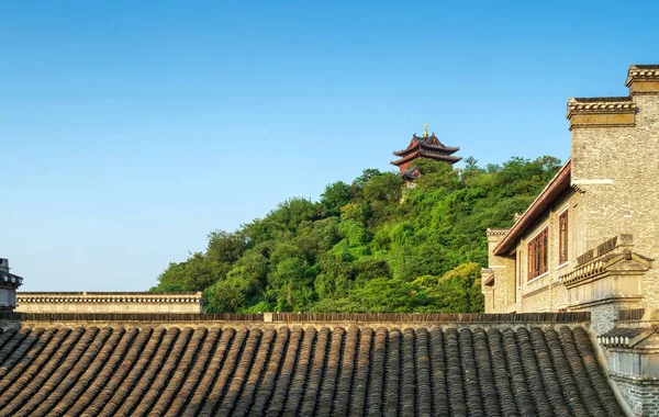 Chiński Klasycznej Architektury Wzgórzu Dachy Pawilony — Zdjęcie stockowe
