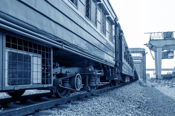 Tren boşaltma rıhtımı — Stok fotoğraf
