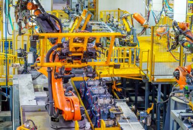 Robot araba üretim hattı