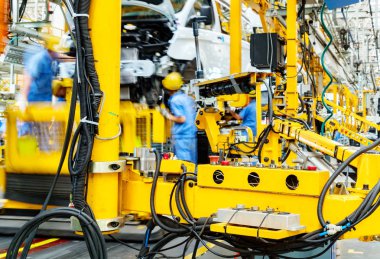 otomobil üretim hattı