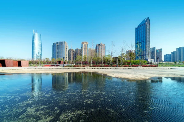 Skyline cidade e piso de mármore — Fotografia de Stock