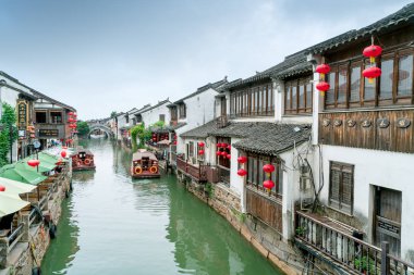 Suzhou Qili Dağ Gölet Manzara